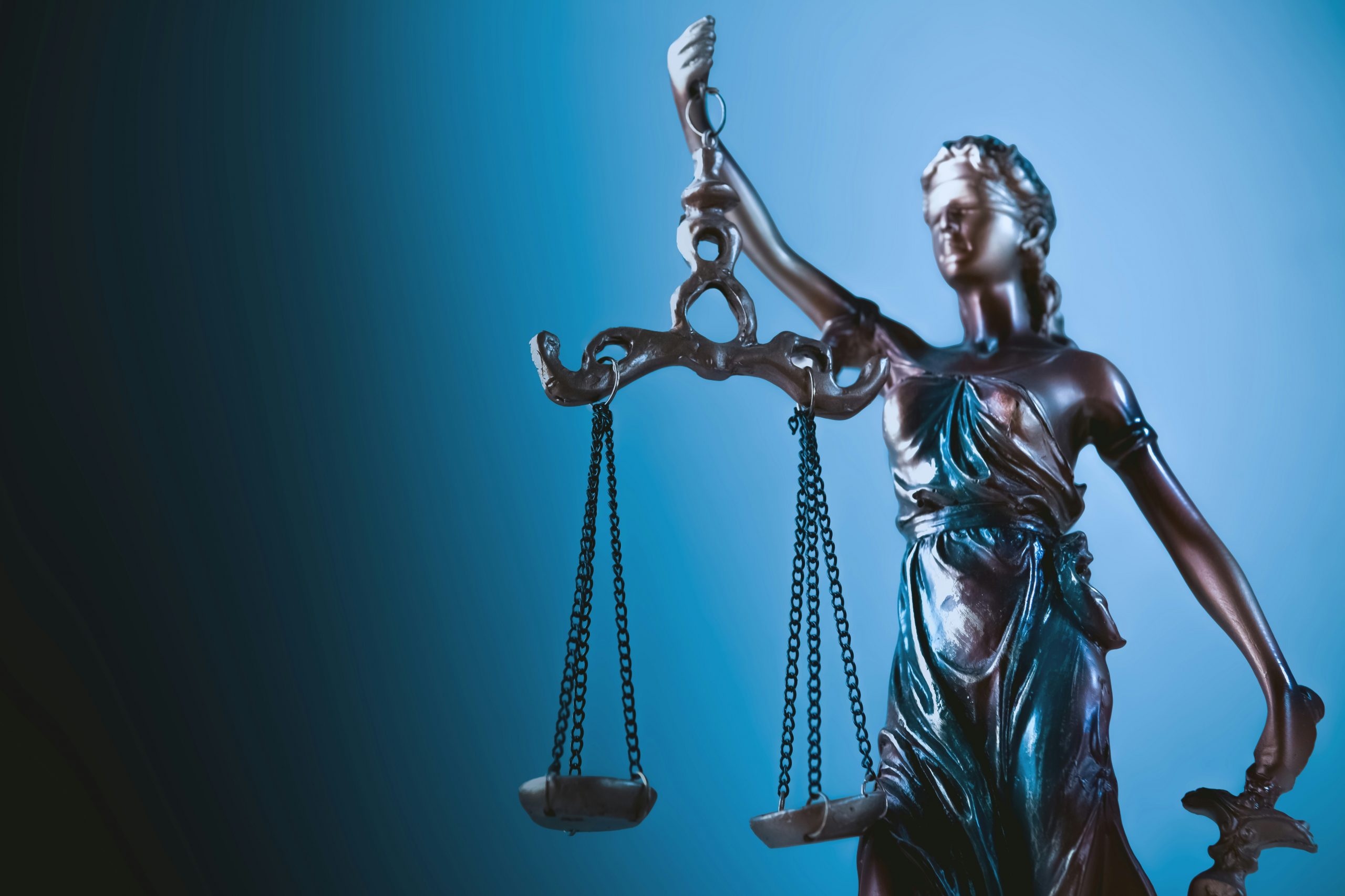Understanding the Difference Between Common Law and Civil Law in Modern Courts
